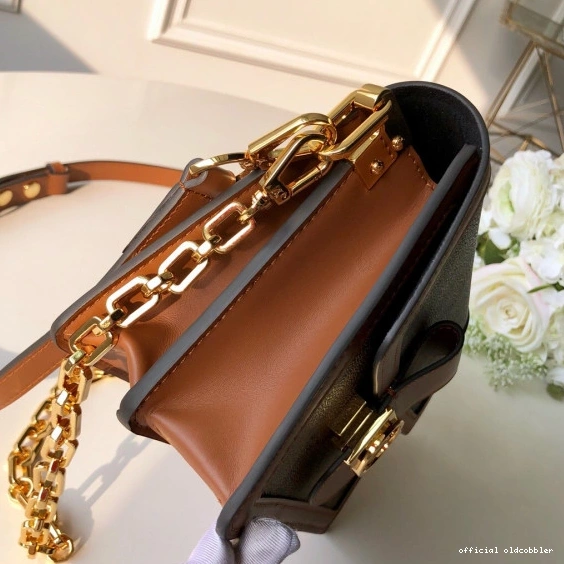 Official oldcobbler Spring Vuitton Show） Louis Dauphine Mini（2019 0821